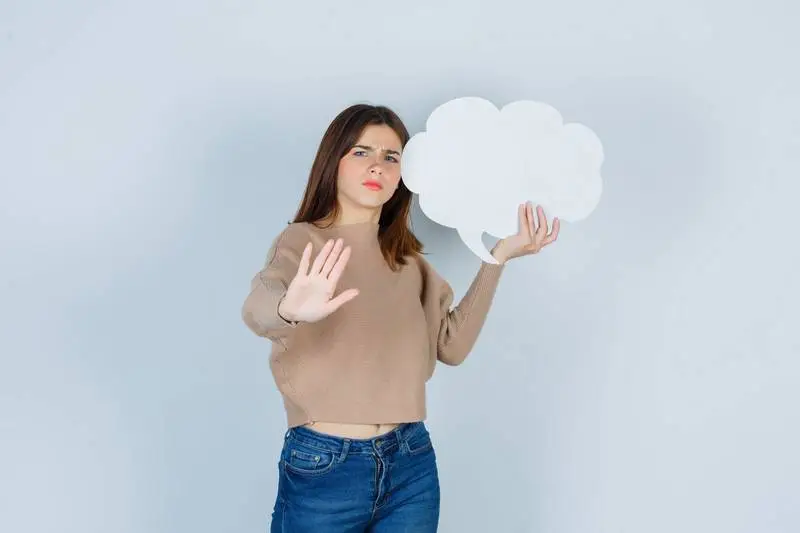 Séance d'hypnose avec Caroline Merceron pour soulager l'anxiété et retrouver la paix intérieure.